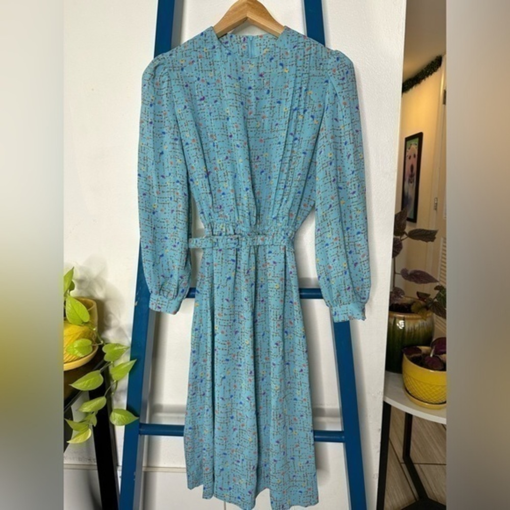 Vintage 80s Lady Carol Petites Long Sleeve Belted Pleated Dres in Aqua Multi